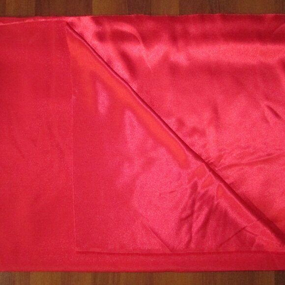 Crepe Backed Satin - Red - 60" x 4.9m - Picture 4 of 9